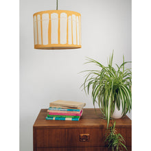 Llwythwch y ddelwedd i wyliwr yr Oriel, Lampshêd Crawia Mwstard