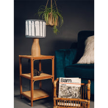 Llwythwch y ddelwedd i wyliwr yr Oriel, Lampshêd Crawia Llwyd a Gwyn